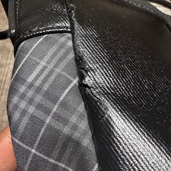 Pre-loved Burberry Nova Check Black Leather tote Bag -Black label - Picture 4 of 17